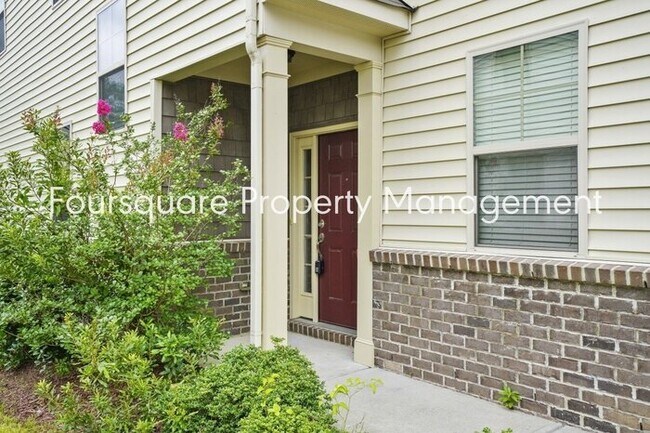 Building Photo - End Unit Town Home | Open Floor plan | Har...