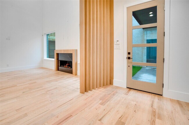 Foto del edificio - 3321 Walchard Ct