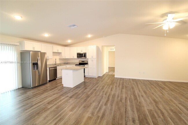 Foto del edificio - 555 Oakshire Ln