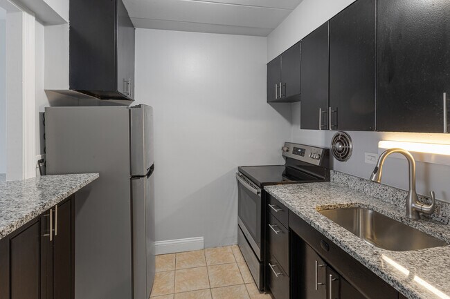 Foto del edificio - 6012 N Kenmore Ave