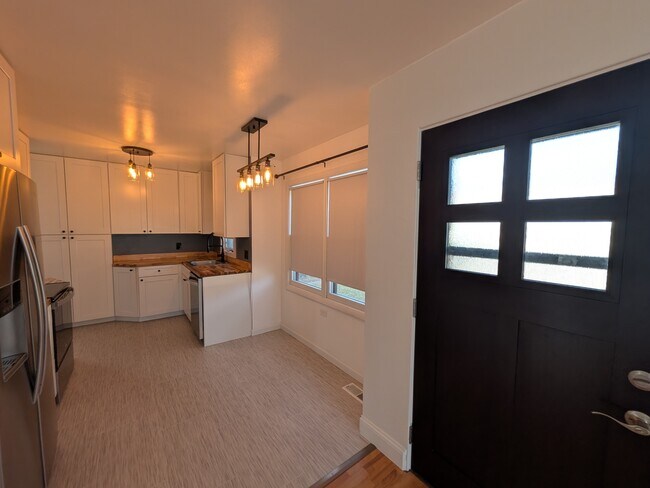 Foto del edificio - 1309 W Water St