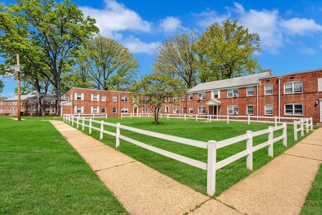 Building Photo - Essex Village & Marlyn Gardens Apartments