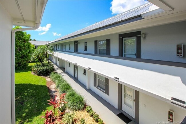 Foto del edificio - 802 SE Central Pkwy