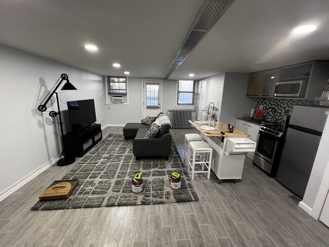 Foto del edificio - 2153 E 35th St