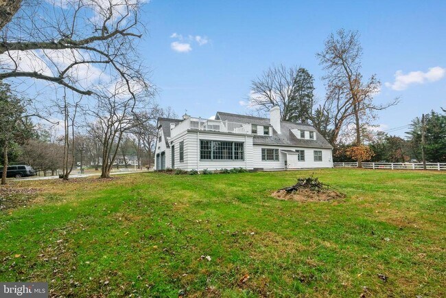 Building Photo - 9107 River Rd