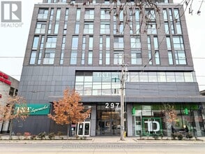 Building Photo - 297 College St