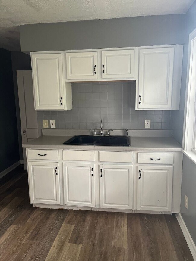 Foto del edificio - 3bd Single Cash Pay/Section 8