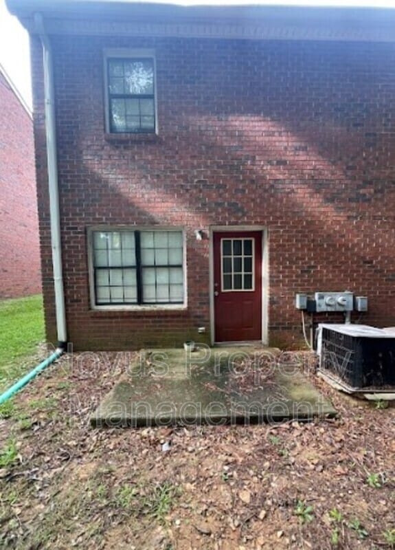 Building Photo - 627 South St