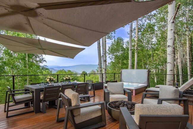 Foto del edificio - 215 Maple Ridge Ln