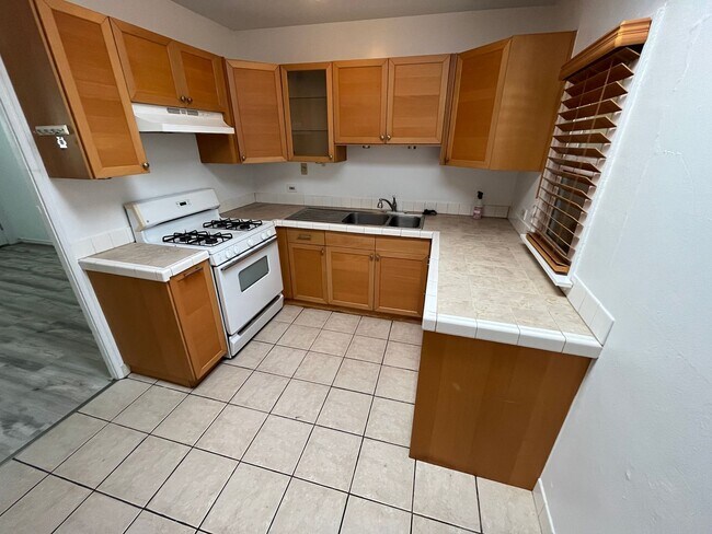 Building Photo - 4443 Bancroft-A