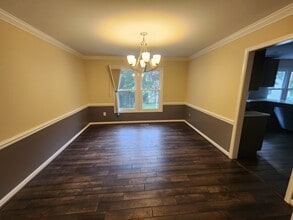 Building Photo - 721 Symphony Woods Dr