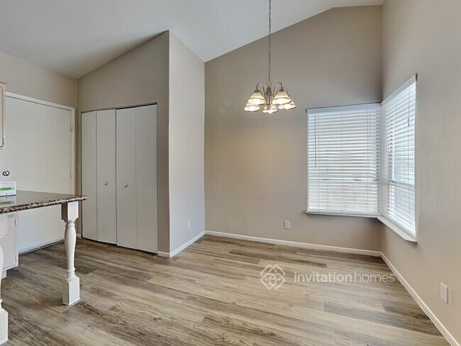 Building Photo - 4600 Candlas Way