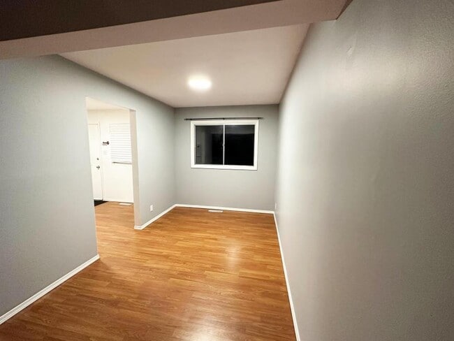 Building Photo - 3 bedroom in Kitimat BC V8C 1W3