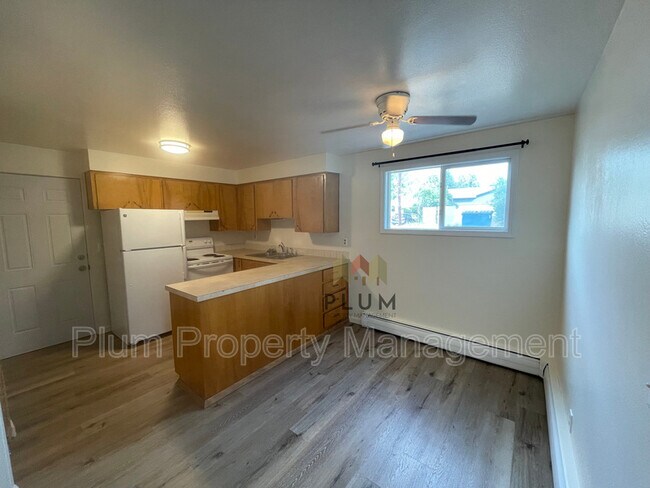Building Photo - 205 Knowles St