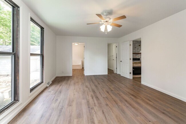 Foto del edificio - Rental Home in Hollister MO 3 bedroom 3 bath home with garage and fenced yard