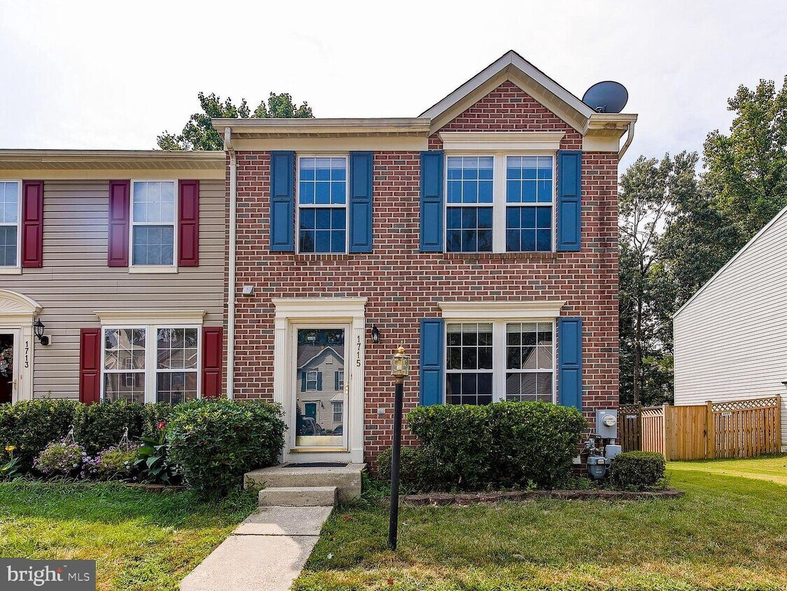 Primary Photo - 1715 Barnwood Ct