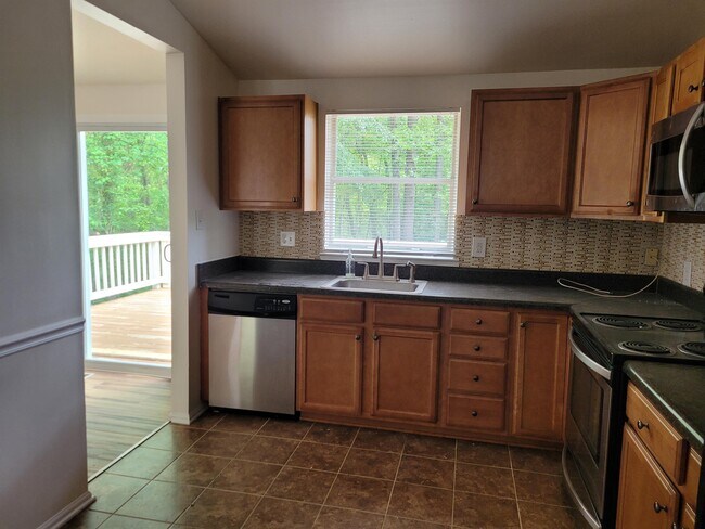 Building Photo - 6510 N Stevens Hollow Dr
