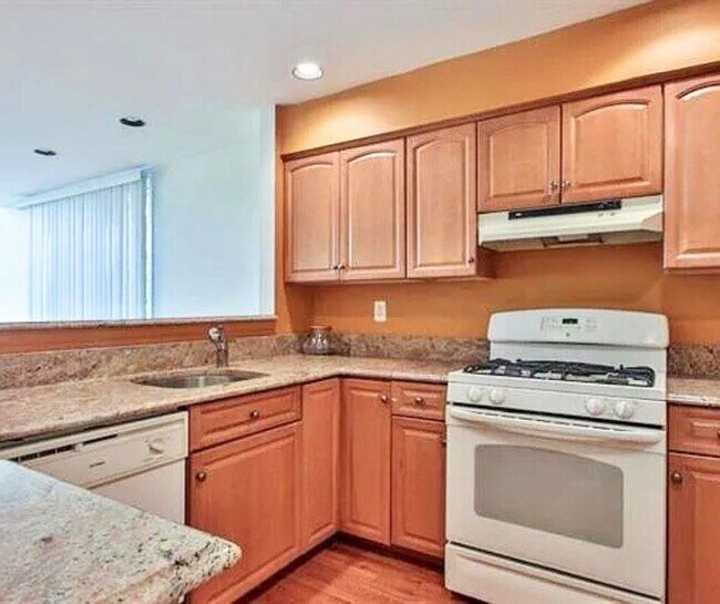 Foto del edificio - 700 Mainsail Ln