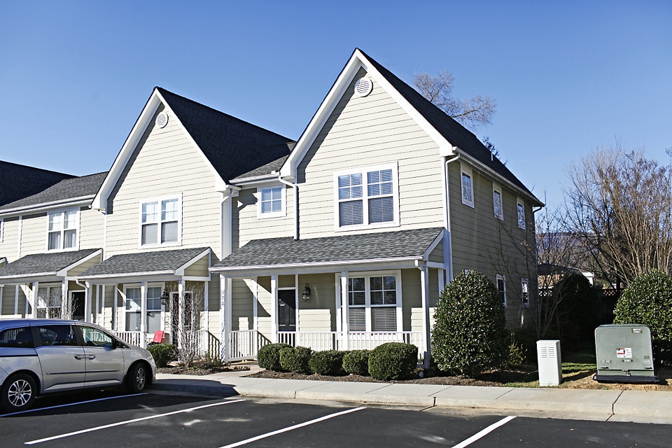 Pet Friendly, End-Unit Townhome Near Crozet Park - Pet Friendly, End-Unit Crozet Townhome