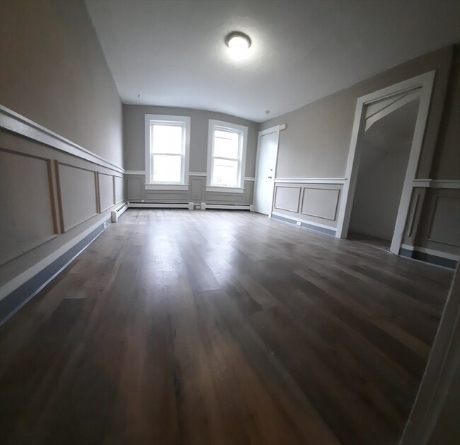 Building Photo - 189 Standish Ave