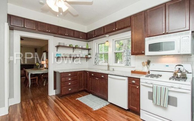 Building Photo - 1027 N 2nd St