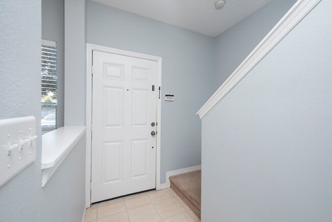 Foto del edificio - 2 Bedroom /2.5 bathrooms Town House. Just few minutes from Medical City.