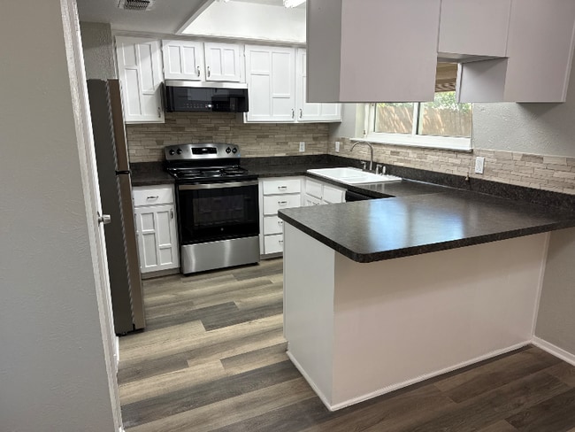 Building Photo - 2311 Vassar Ct