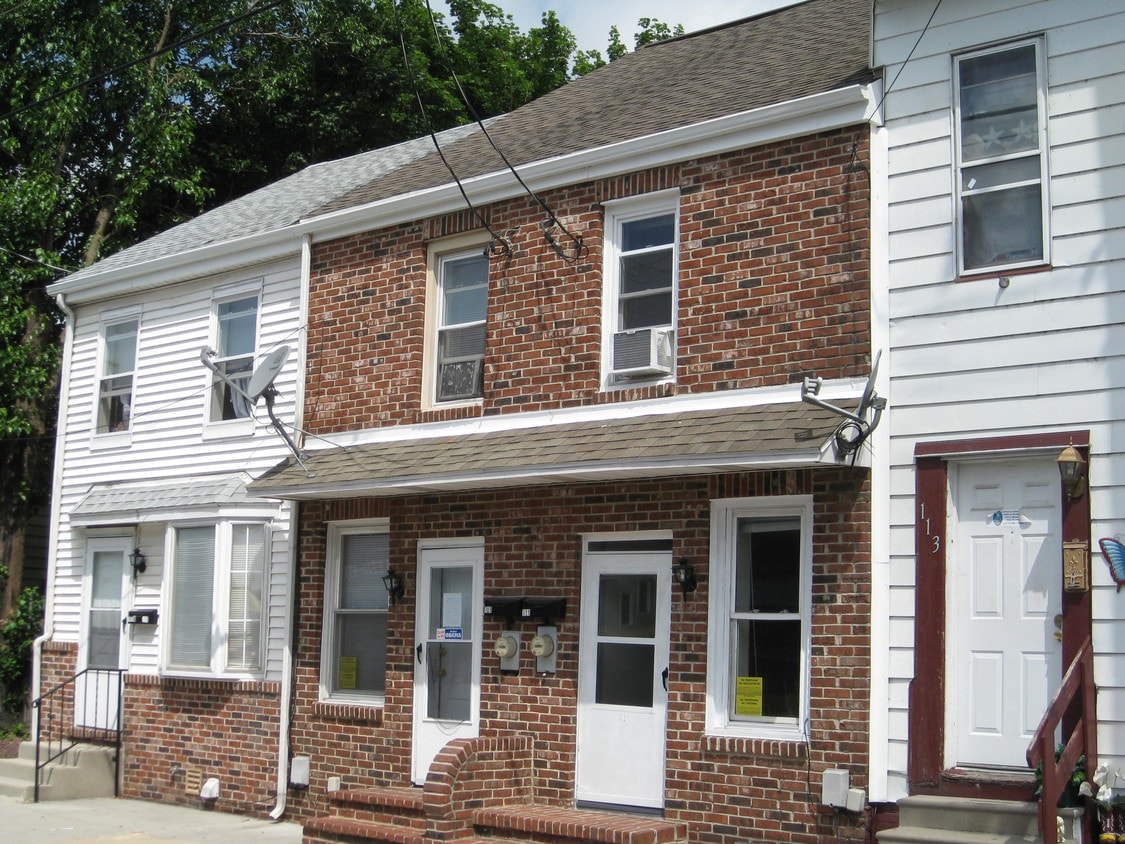 Primary Photo - 107-111 Arch St