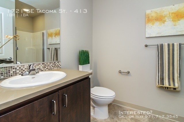Building Photo - Modern, Excellent Location, Move in Special!