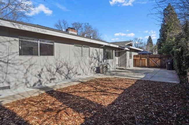 Building Photo - UPDATED DUPLEX FOR RENT IN CITRUS HEIGHTS, CA