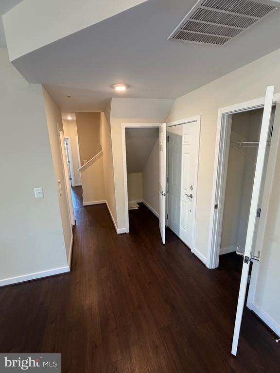Foto del edificio - 3301 Demirel Way