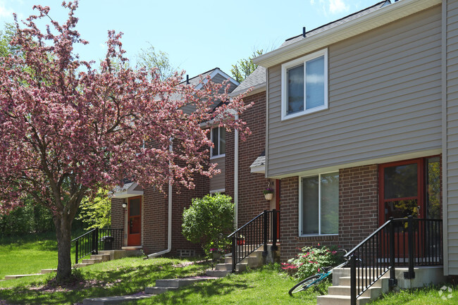 Building Photo - Foxfire Apartments