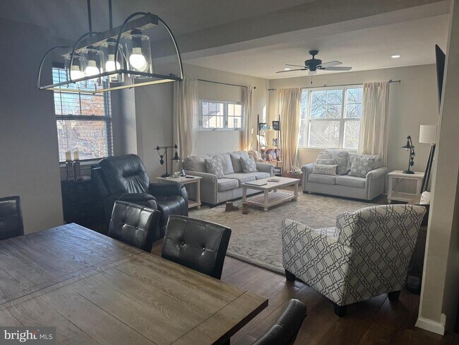 Foto del edificio - 43 S Poplar St