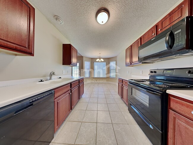 Building Photo - 305 Springdale Ct