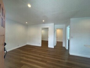 Building Photo - 2623 1/2 Barranca St