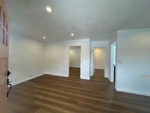 Building Photo - 2623 1/2 Barranca St