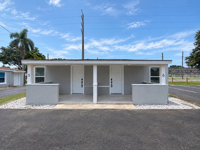 Photo - 5680 28th St N (Saint Petersburg, FL) Apartment
