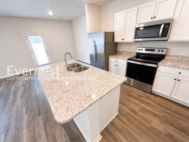 Building Photo - 209 Maple Spring Trl
