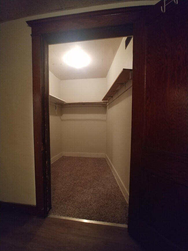 Building Photo - 511 Prospect Ave