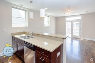 Building Photo - 647W W Deming Pl
