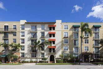 Building Photo - 630 S Sapodilla Ave