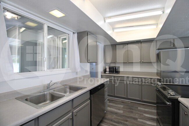 Foto del edificio - 124 E Minton Dr
