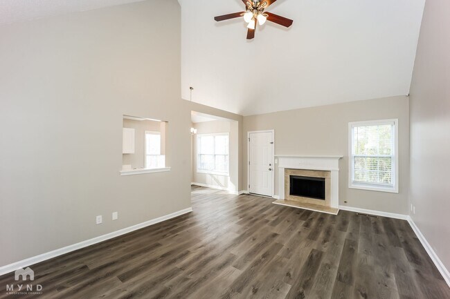 Foto del edificio - 17 Richmond Dr