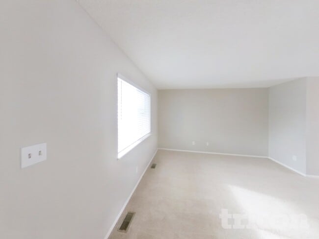 Foto del edificio - 1312 Rainier Dr