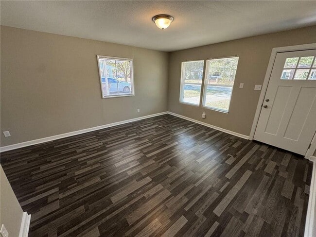 Building Photo - 303 Evergreen Hill