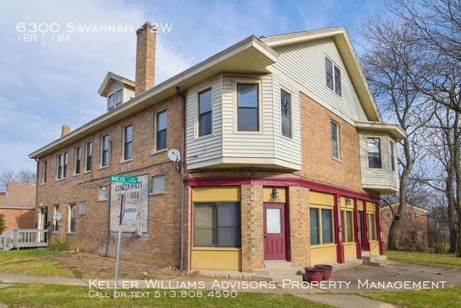 Foto del edificio - Very large apartment in the old Kroger's!