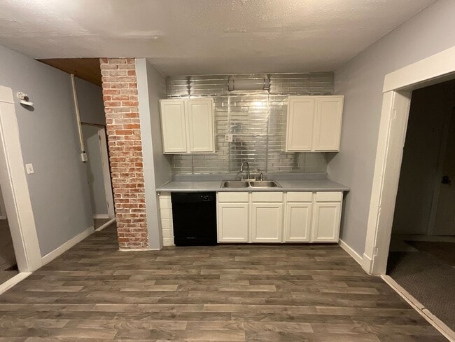 Building Photo - Pre Leasing