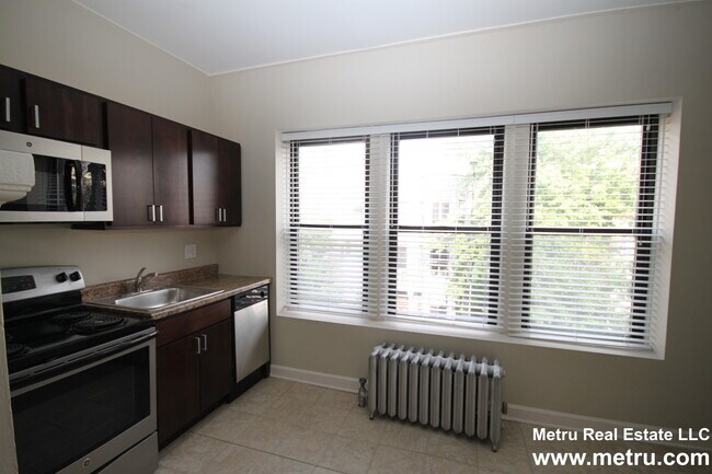 Foto del edificio - 805 W Cornelia Ave