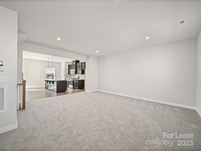 Building Photo - 9922 Oaklawn Blvd NW