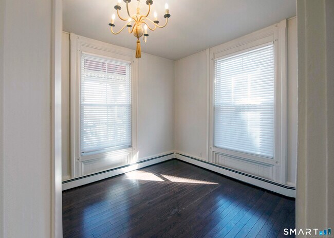 Foto del edificio - 214 Broadway